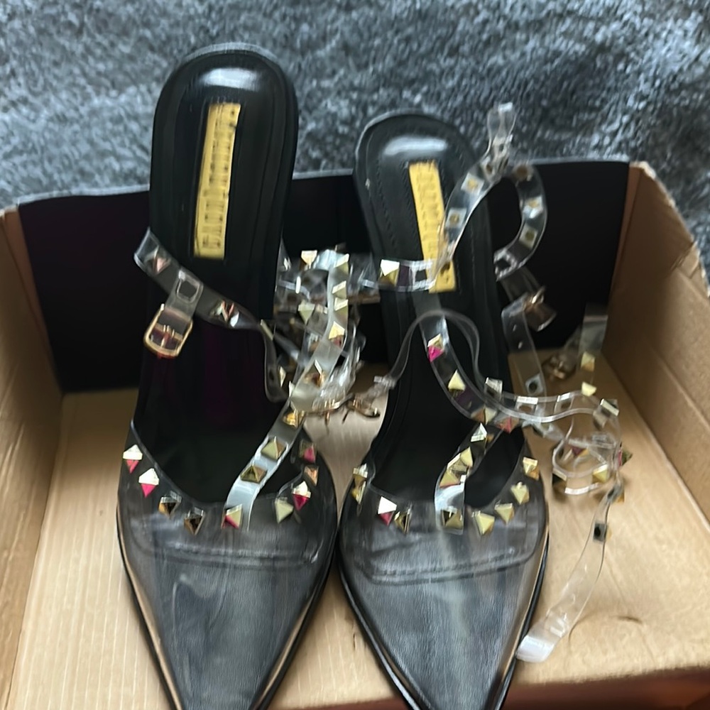 Fashion Nova Black Heels with Sleek Design
